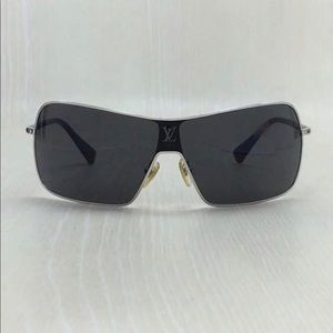 SOLD! Authentic Louis Vuitton SunGlasses Z0195U